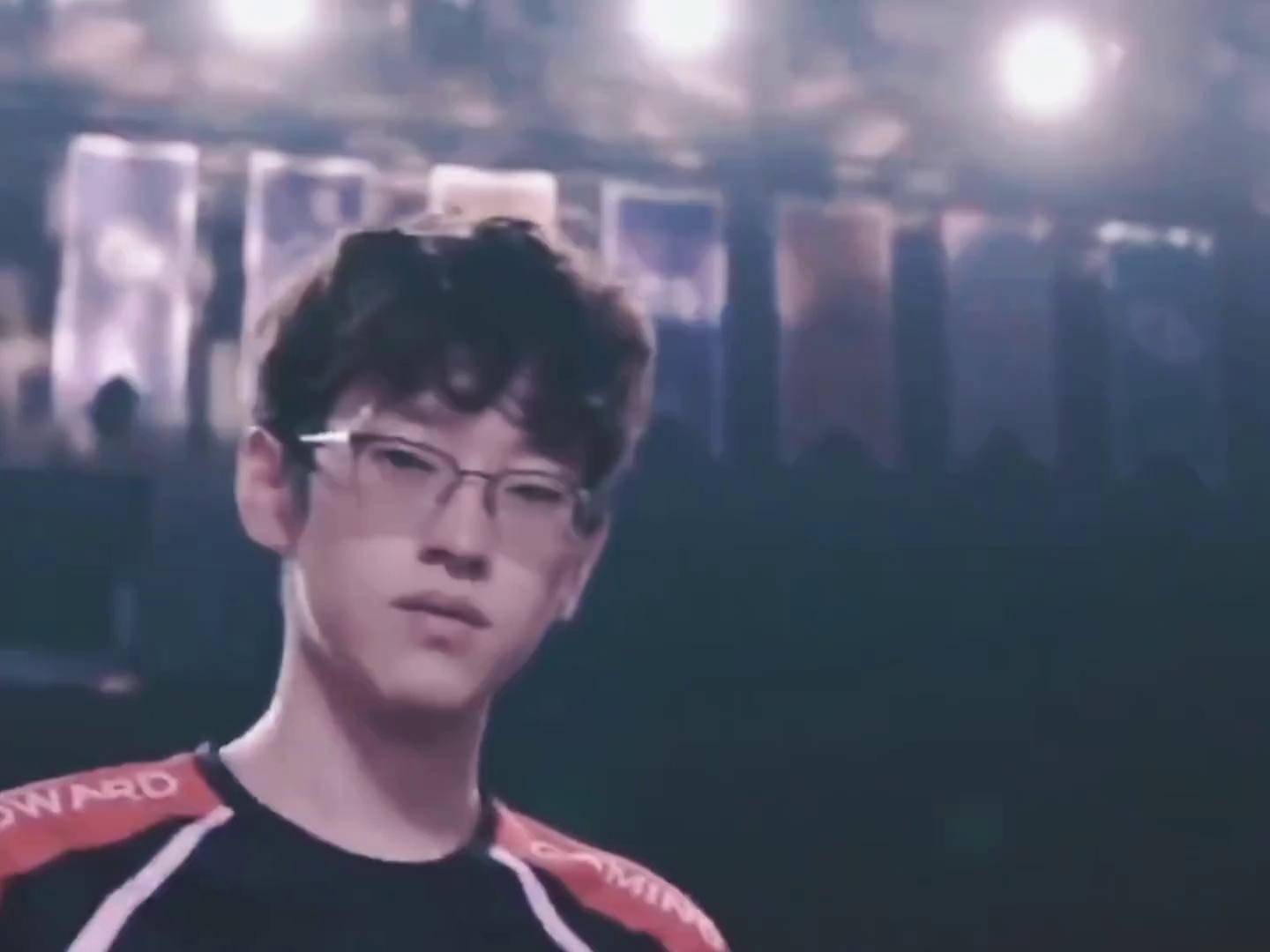 开云-包含TSM血洗EDG，Scout极限生还后反打峡谷大战2025世界赛，让粉丝疯狂欢呼的词条